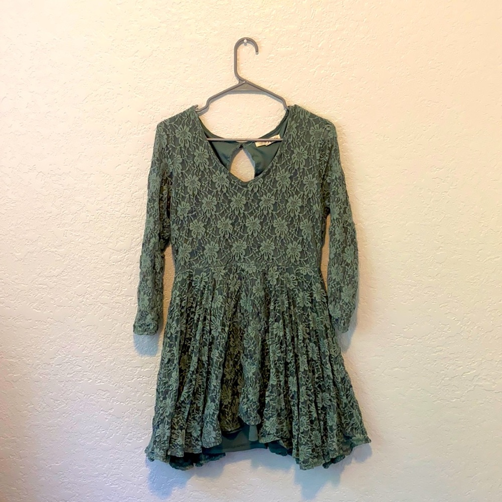 Women’s Dress.